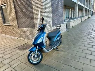 piaggio fly 50cc 4t 2012 | windscherm | begrenzer |onderhoud — scooters | piaggio — marktplaats