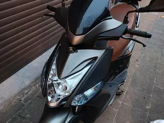 ② scooter kymco 125 cc