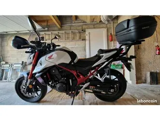 moto honda cb750 hornet