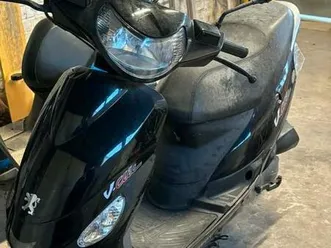 ② a vendre peugeot vclic classe a