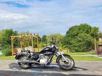 ② 125 cc suzuki intruder lc125