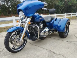 2022 harley-davidson freewheeler