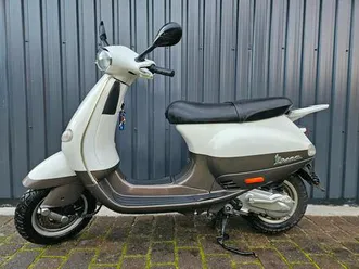 piaggio vespa et4 • 125 ccm • papiere & schlüssel vorhanden!