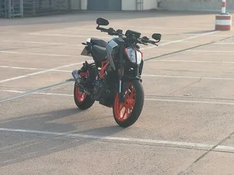 ktm duke 390