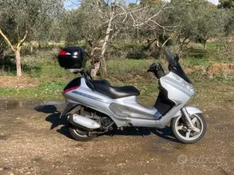 piaggio x8 200
