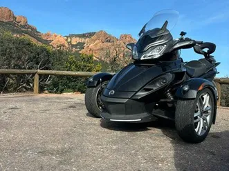 can-am spyder st