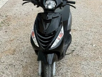 scooter piaggio zip 4t