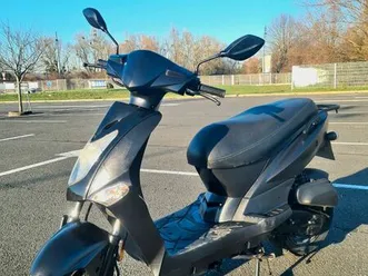 scooter kymco agility 50 cc 4t / ct ok / top livraison refait a neuf révisé sans permis avec usb + support téléphone + alarme + gants en cadeau léger négociable