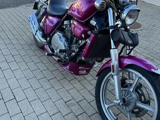 vends honda vfc 750 magna rc28