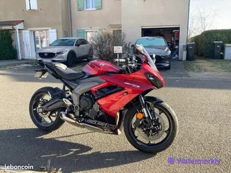 vente triumph daytona 660