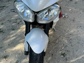 triumph street triple r