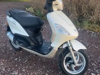 piaggio fly 2t kité