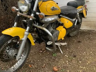 moto suzuki intruder 2000