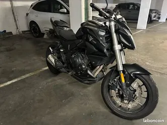 voge 500 r – 2020 – très bon état – permis a2