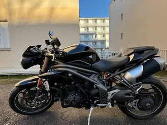 triumph speed triple s – faible kilométrage – excellent état
