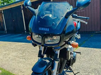 yamaha fzs 600