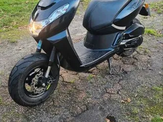 scooter peugeot streetzone 2t