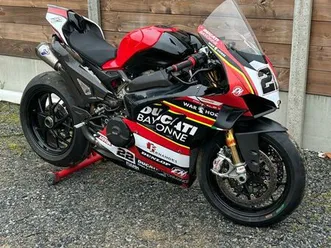 ducati panigale v4 piste