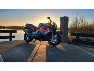 ② honda cbr900rr fireblade sc28 overblade '93