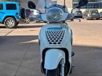 scarabeo 200 light + parabrezza + bauletto