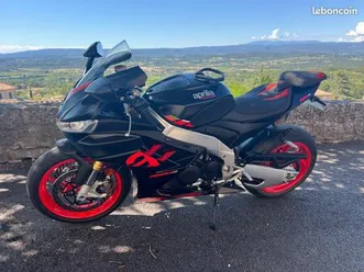 aprilia rsv4 1100