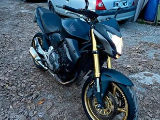 honda hornet 600 de 2012 / revision complète/ bon état général / aucuns frais à prévoir