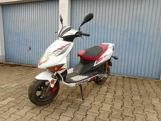 mofa keeway ry 6 mit 25er papiere. wenig km.