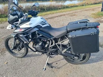 triumph tiger 800 xcx