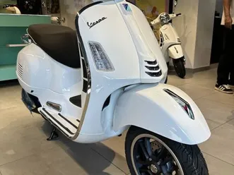 vespa-gts-300-super-e5-bianco-b04