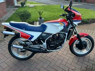 1983 honda mvx250 rare: two stroke, v3 engine liquid cooled. a vendre