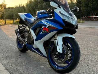 ② suzuki gsx-r 600 2010