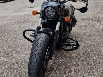 indian scout bobber nero