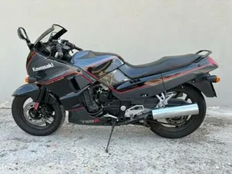 kawasaki gpx 750 r
