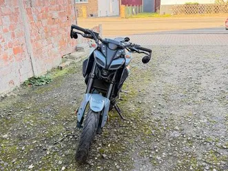 yamaha mt-125 mit zubehör, tüv bis 09/2026