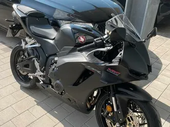 honda cbr 600rr 2024, 1800km, unfallfrei, top zustand