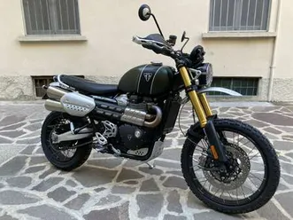 triumph scrambler 1200 xe verde