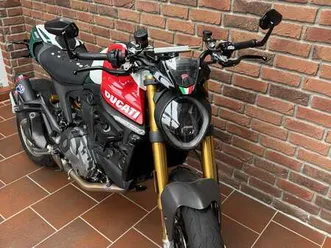 ducati monster 937