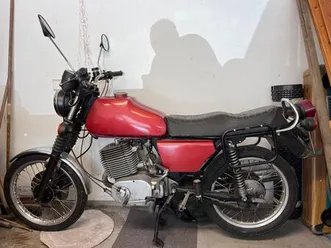 mz etz 250. ddr oldtimer mit generalüberholtem motor und tank