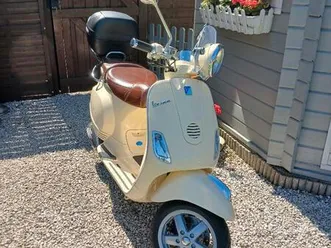 ② vespa piaggo
