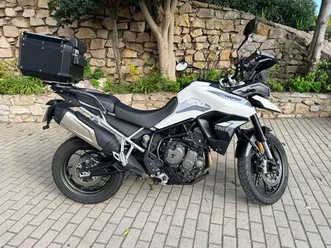 triumph tiger gt algés, linda-a-velha e cruz quebrada-dafundo