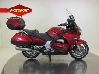 honda pan european st1300a rood
