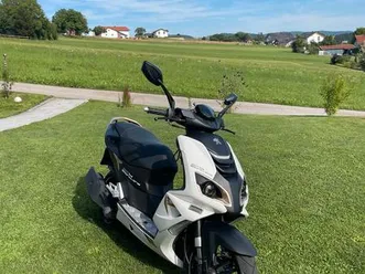speedfight 4 , weiß/gold sportline 50 ccm