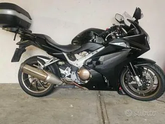 honda-vfr-800-f-abs-2016