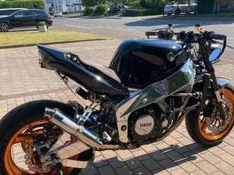 yamaha fzr 1000 streetfighter