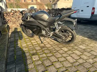 yzf-r125 mit sport auspuff von leovince top zustand