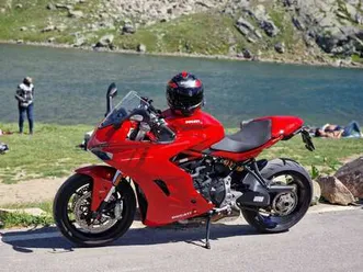ducati supersport 939 rosso