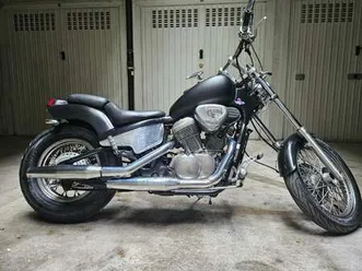 honda shadow 600 c nero