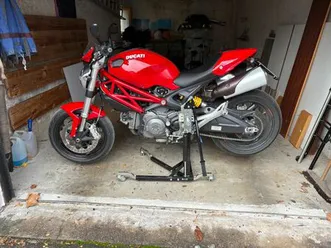 ducati monster 696