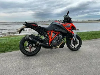 ② ktm superduke 1290 gt