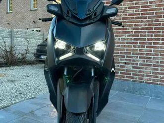 ② x-max 125 tech max. 01/2025